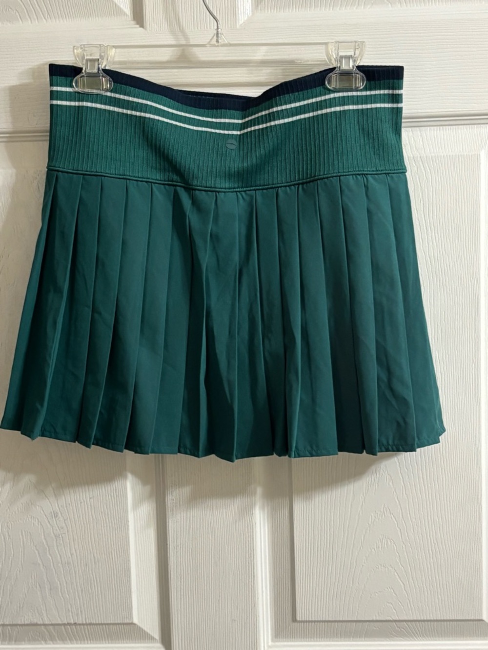 Avia Teal Pleated Mini Skirt with Navy & White Waistband